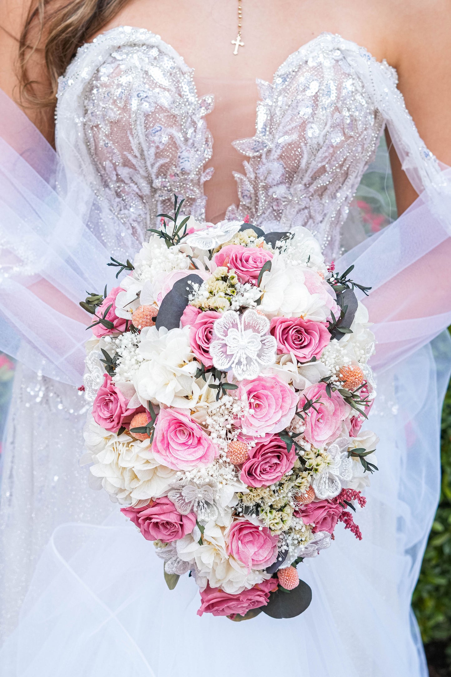 CAPACITACIÓN ONLINE: BOUQUET DE NOVIA CON ROSAS ETERNAS